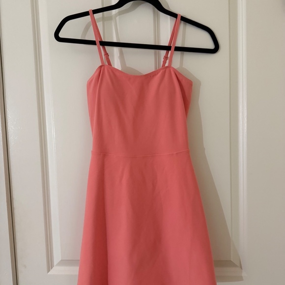 Alo Yoga | Strawberry Courtside Tennis Dress Small - Picture 1 of 3